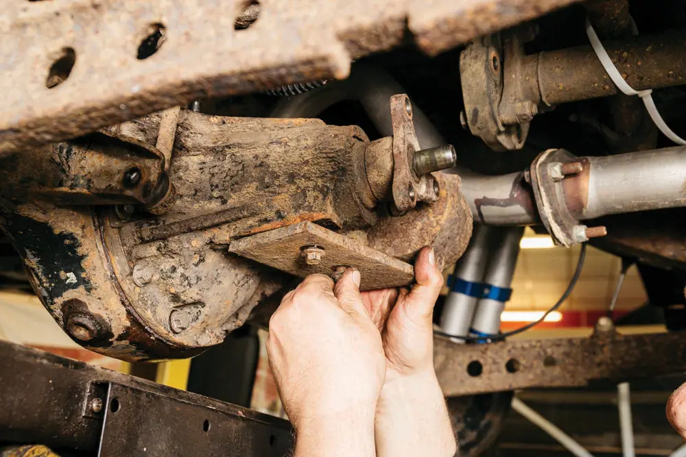 Refitting the diff assembly (3)